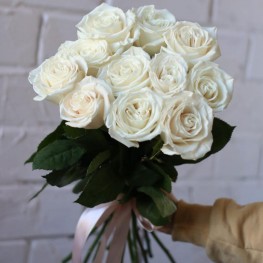 11 белых роз 